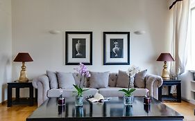 Kometa Suites & Apartments